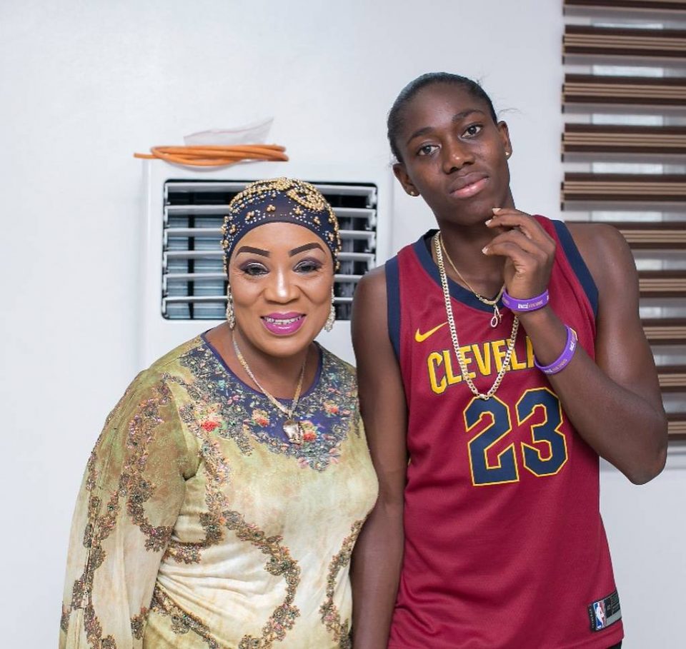 https://yellowdanfo.com.ng/wp-content/uploads/2018/07/WhatsApp-Image-2018-07-31-at-11.31.08-1.jpeg