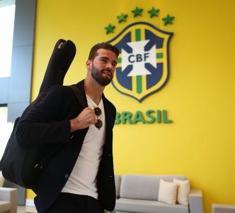 https://yellowdanfo.com.ng/wp-content/uploads/2018/07/alissonbecker___BjFKuJVh77U___.jpg
