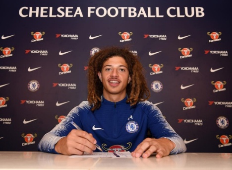 Ethan Ampadu signs a 5-year contract extension with Chelsea