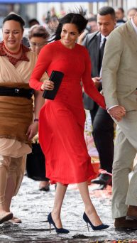 Meghan suffers wardrobe malfunction arriving Tonga with Harry