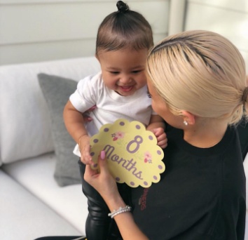 PHOTO: Kylie Jenner celebrates daughter Stormi at 8-month old