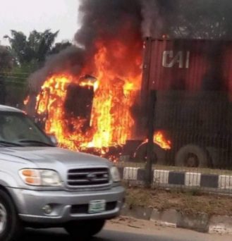 Breaking: A container-laden burst into flames at Idiroko Lagos