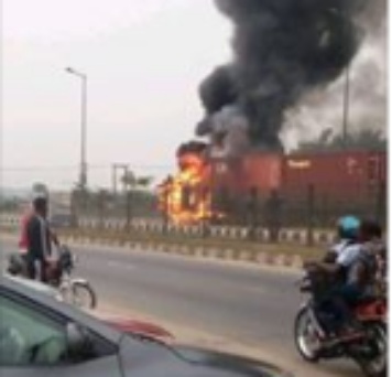 Breaking: A container-laden truck burst into flames near Idiroko Bus Stop Lagos 