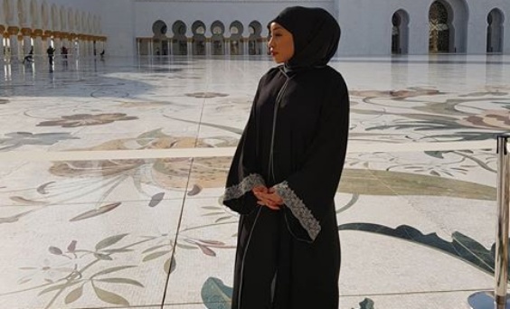 Rita Dominic visits Shiek Zayed Grand Mosque in a stunning Abaya