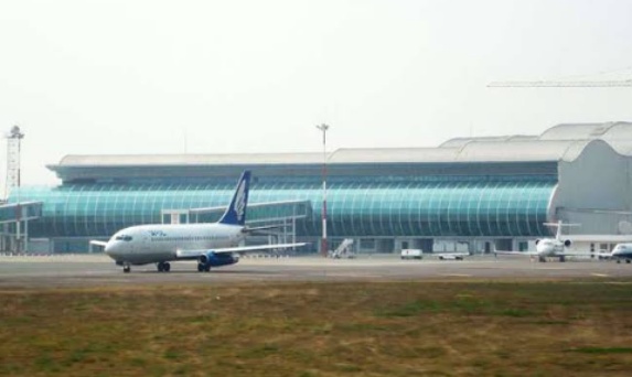 Cargo plane delivering election materials crashes in Congo