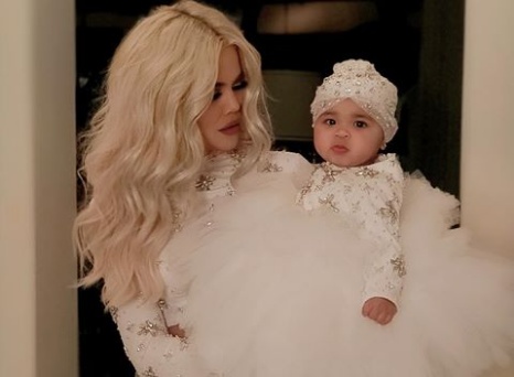 See lovely Christmas photos of Khloe Kardashian and True