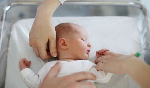 Arizona: Shock after woman in coma for 14 years gives birth