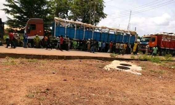 Nigeria Immigration Service deports 4 Ghanaian nationals