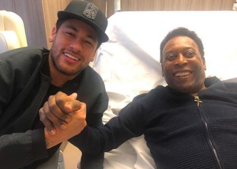 Neymar visits Pele at the hospital, hours before he was discharged