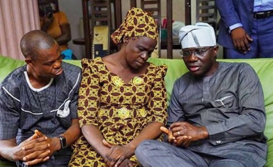 Sanwo-Olu visits parents of slain football fan Kolade Johnson