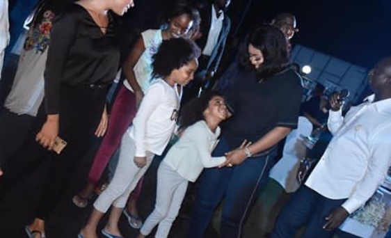 Regina Daniels meets with the children of Senator Ned Nwoko