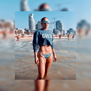 50-year-old Jennifer Lopez flaunts her perfect abs in new photo