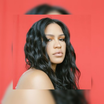 Cassie debuts her first baby bump photoshoot