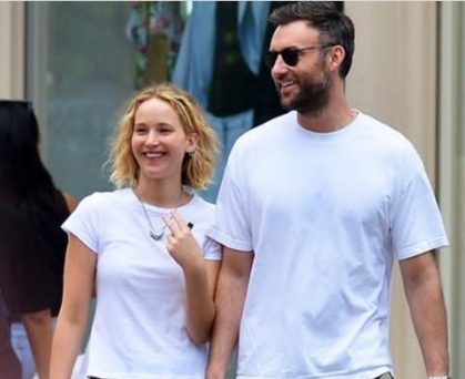 Jennifer Lawrence marries her fiance, Cooke Maroney
