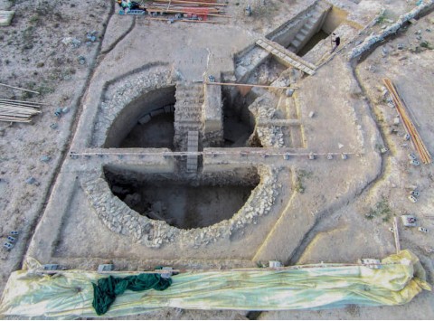 Archaeologists Discover 3,500-year-old Royal Tombs In Greece