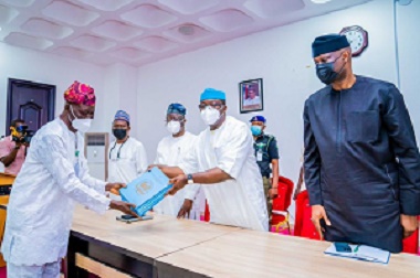 LCDAs Creation: Gov. Fayemi Receives Committee Report