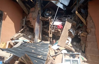 Family Of Six Escape Death As Building Collapses In Anambra
