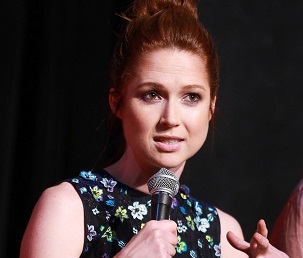 Ellie Kemper Apologizes For Participation In Racist Pageant