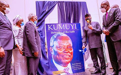 Kumuyi: Osinbajo Hails Deeper Life GO On New Book