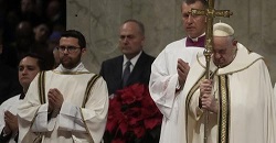 Pope Francis' Christmas Message: Don't Be Greedy