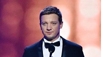 Actor Jeremy Renner Revisits Hospital After Recover