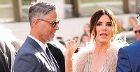 Sandra Bullock Helps Raise Donations For ALS Association After Partner's Death