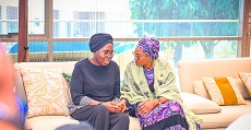 Mrs Oluremi Tinubu Pays Condolence Visit To Rotimi Akeredolu's Family In Ibadan