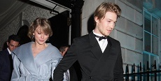 Singer Taylor Swift Likes Shady Post About Joe Alwyn