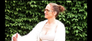 Jennifer Lopez Hides Wedding Ring Finger As She Steps Out In The Hamptons