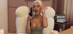 Christina Aguilera Shows Off Dramatic Weight Loss In New Snap