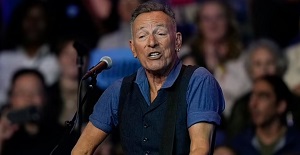 Bruce Springsteen Says Donald Trump 'Is Running To Be A Tyrant' At Kamala Harris Rally In Philadelphia